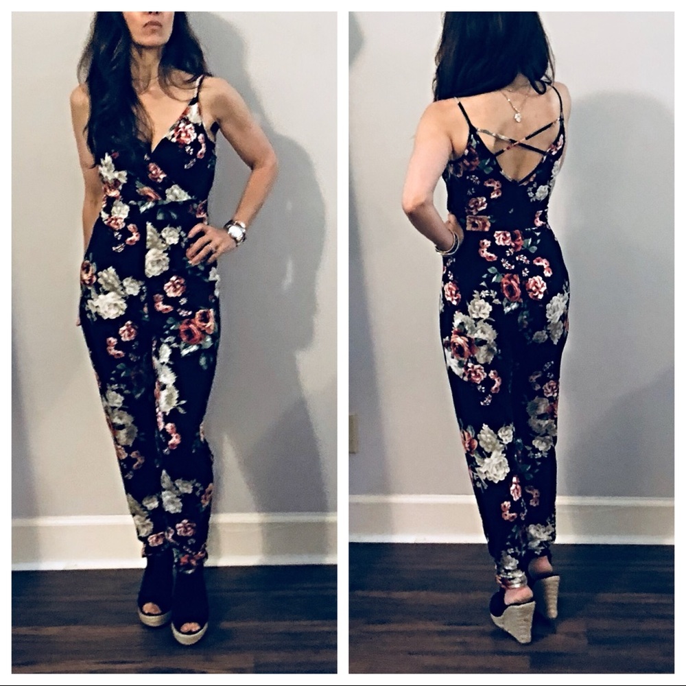✨LAST ONE✨Floral tank jumpsuit - Picture 7 of 8